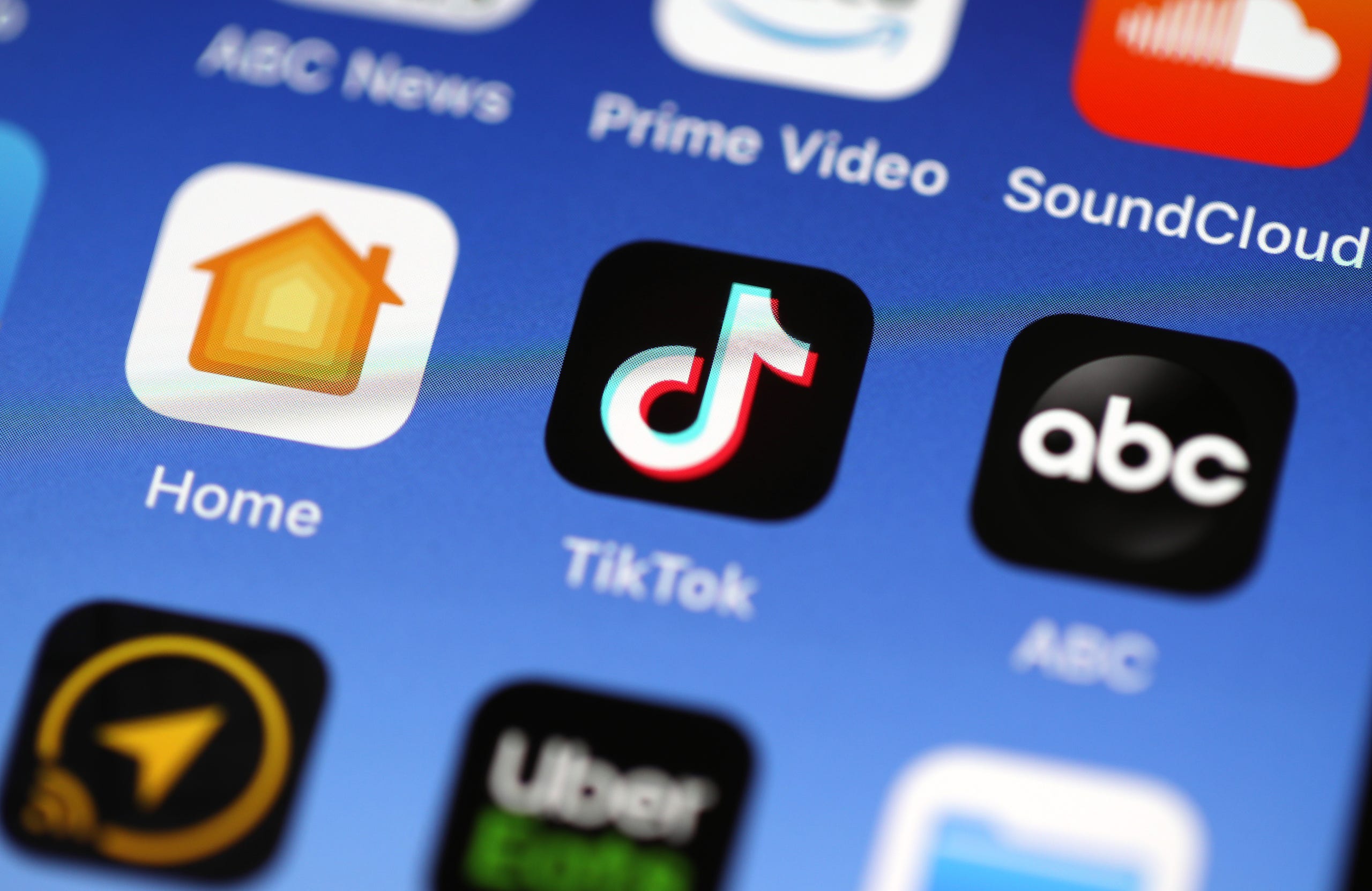 Your GenZee Guide to Talkin’ the TikTok