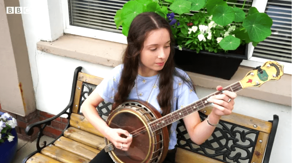 Watch: Caitríona Lagan, 15, plays ‘all the instruments in her Irish band’