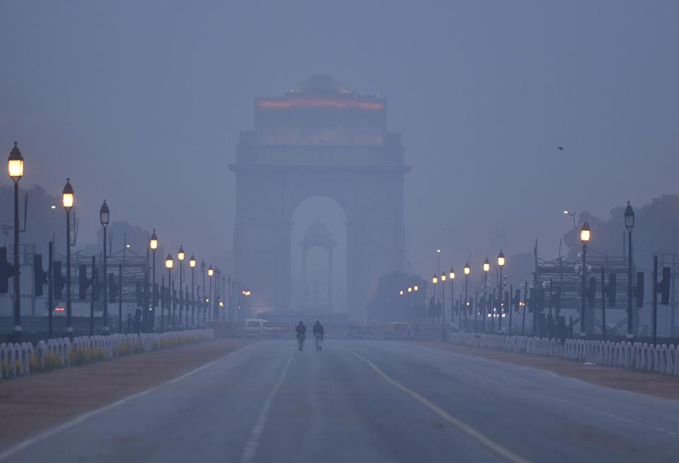 Air pollution from fossil fuels accounted for 8.7 million deaths globally in 2018 alone, a new study ... [+] HINDUSTAN TIMES VIA GETTY IMAGES