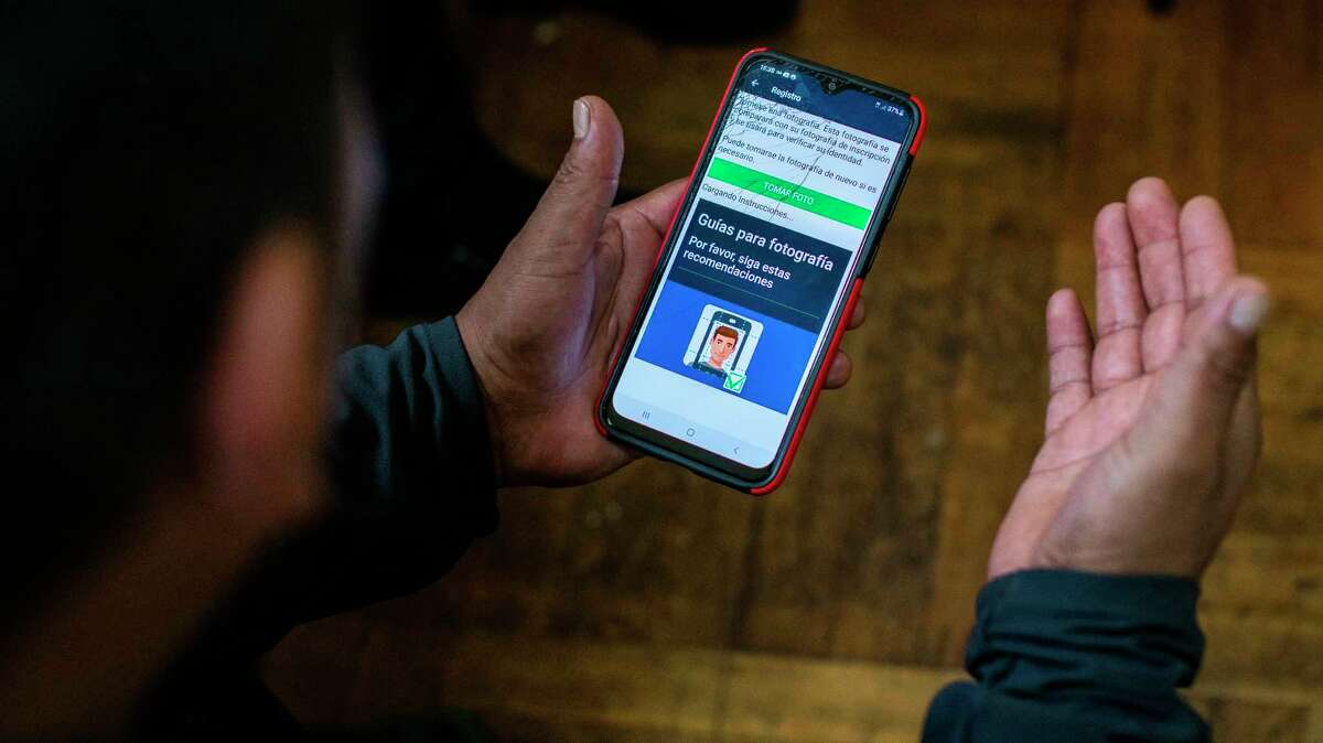 US deportation agents use SmartLink app to monitor immigrants