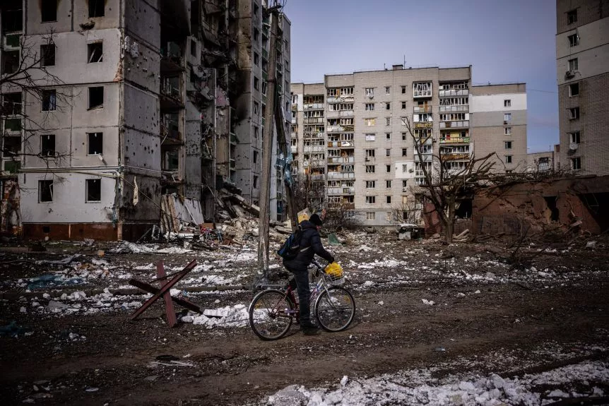 Damaged building Chernihiv Ukraine. (AFP/Getty Images)