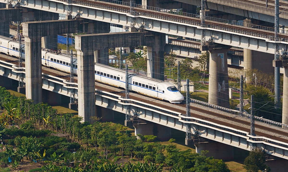 Beijing-Guangzhou high-speed train will reach 350 km/h in June