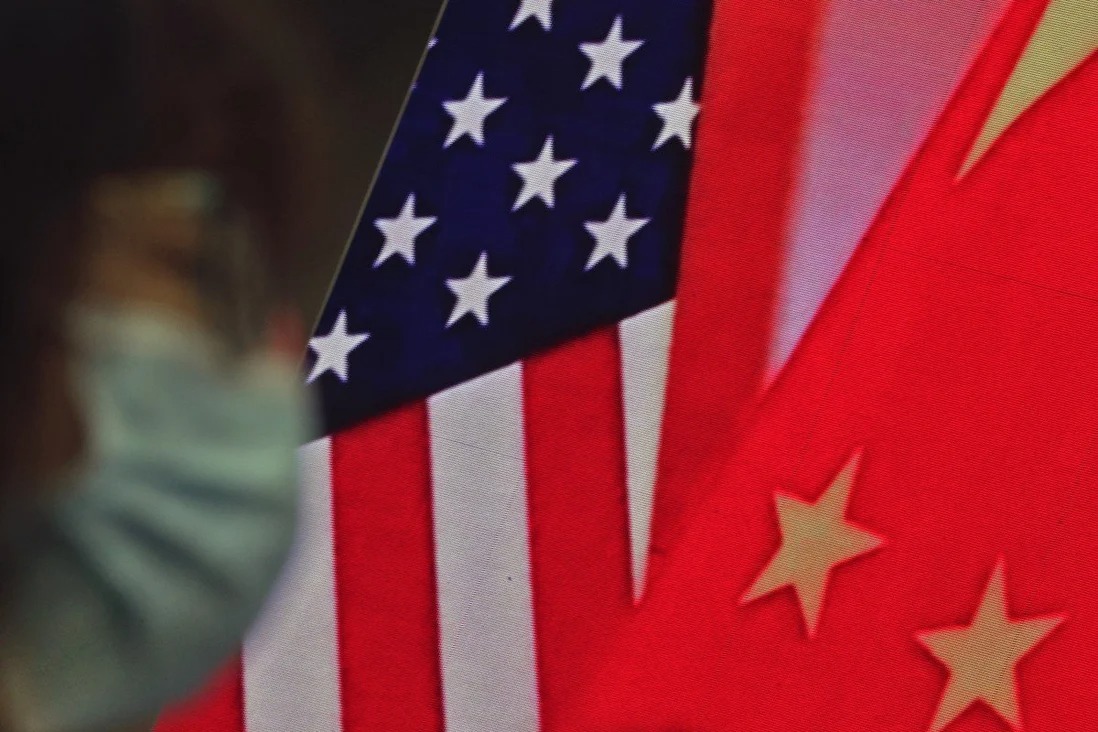 Image of Chinese and American flags