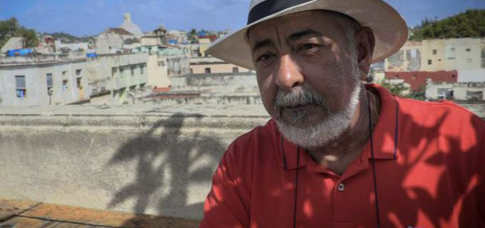 Photo of Cuban writer Leon Padura